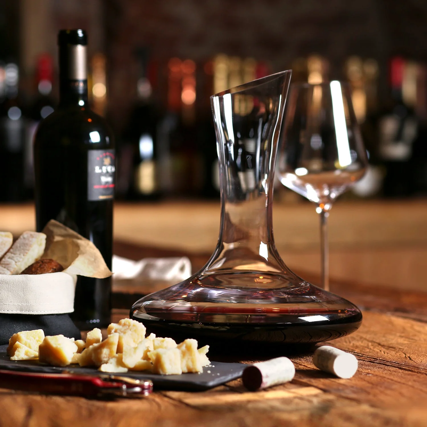 Le Chateau Wine Decanter - Image 4